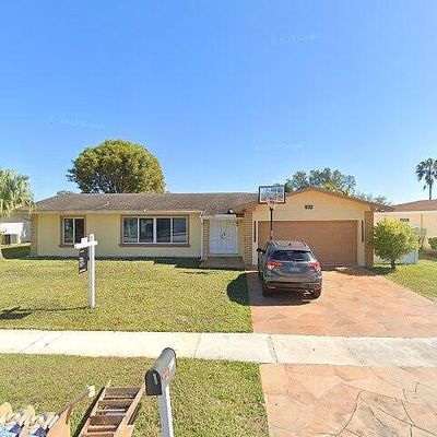 8132 Nw 67 Th Ave, Tamarac, FL 33321