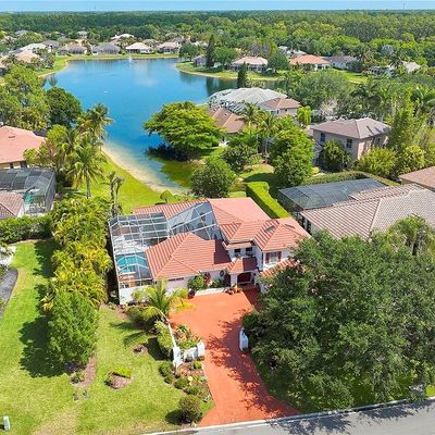 8147 Wilshire Lakes Blvd, Naples, FL 34109