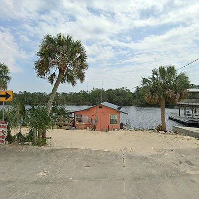 816 S Riverside Dr, Steinhatchee, FL 32359