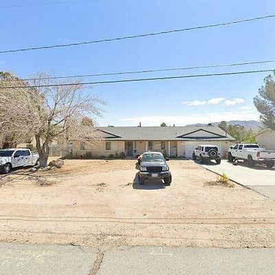 8165 Corona Ave, Hesperia, CA 92345