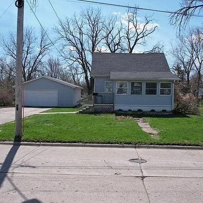 817 N 8 Th Ave E, Newton, IA 50208