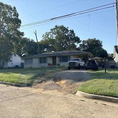 818 Bean Ave, Kilgore, TX 75662