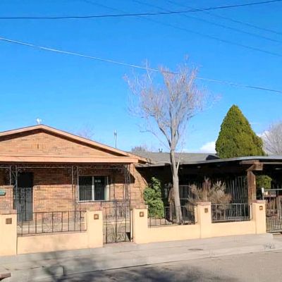 819 Apache Ave Nw, Albuquerque, NM 87102