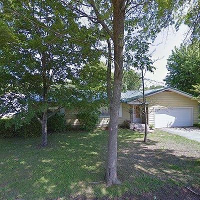 819 E Dorris Ave, Mountain Grove, MO 65711