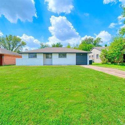 819 Knob Hollow St, Channelview, TX 77530