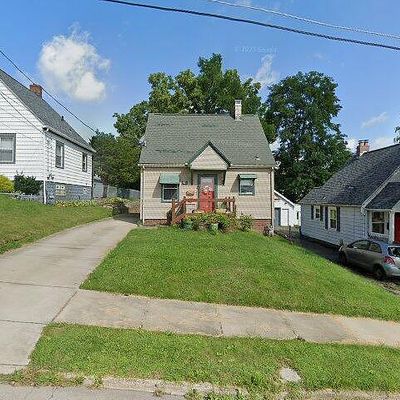 921 Clarence Ave, New Castle, PA 16101