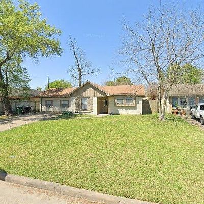 9307 Linda Vista Rd, Houston, TX 77078