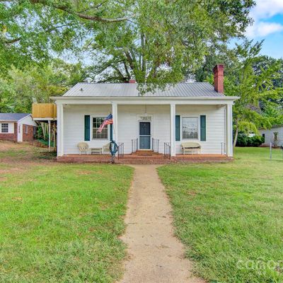 94 S Main St, Granite Falls, NC 28630