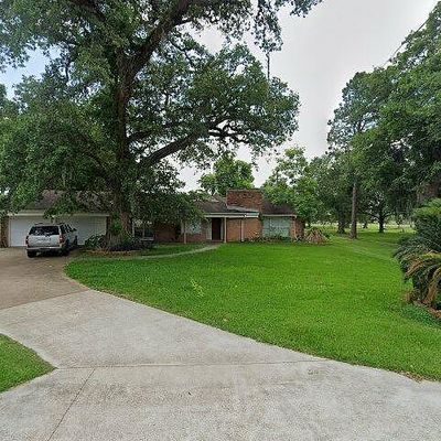 941 Magnolia St, Lake Jackson, TX 77566