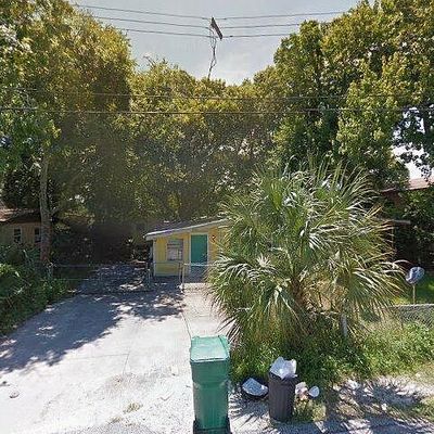 944 Hibiscus Ave, Daytona Beach, FL 32117