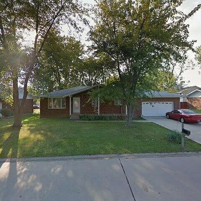 95 Sunflower Dr, Highland, IL 62249