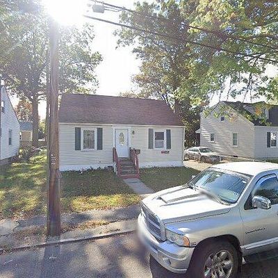 95 Victoria St, Springfield, MA 01104