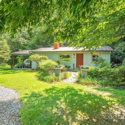 98 Chestnut Hill Rd, Black Mountain, NC 28711