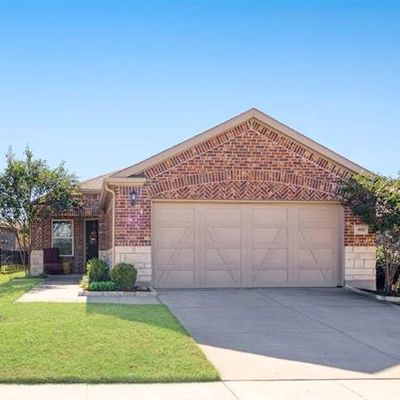 900 Freedom Ln, Aubrey, TX 76227