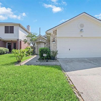 904 Willaby St, Channelview, TX 77530