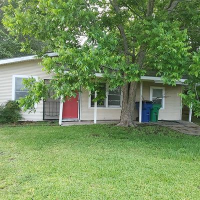 905 E Mulberry St, Angleton, TX 77515