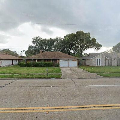 906 E San Augustine St, Deer Park, TX 77536