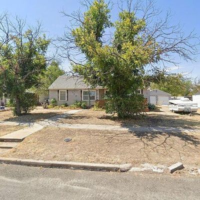 909 N 5 Th St, Ballinger, TX 76821