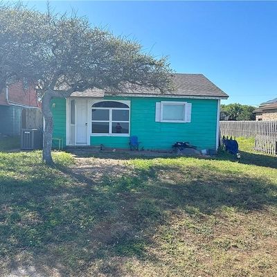 910 E Lakeside Dr, Corpus Christi, TX 78418