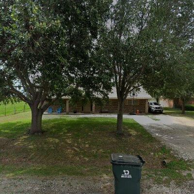 912 Spruce Ave, El Campo, TX 77437