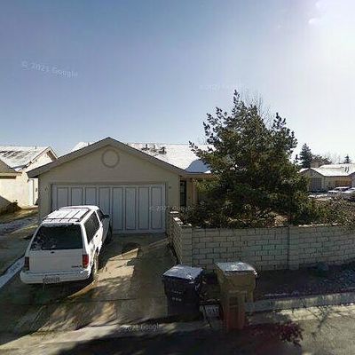 9155 Cherrywood Ln, Hesperia, CA 92344