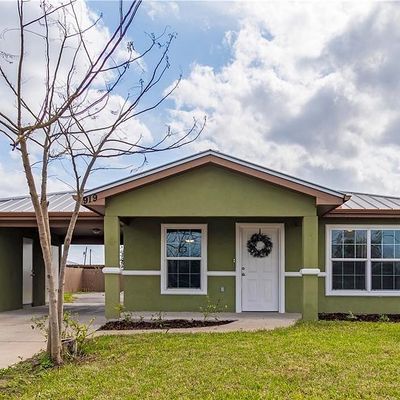 919 Dolores Huerta Cir N, Edcouch, TX 78538