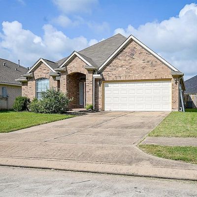 919 La Hacienda Dr, Richmond, TX 77406