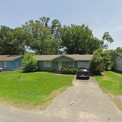 9195 Mclean St, Beaumont, TX 77707