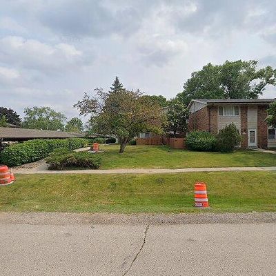 S73 W17141 Briargate Ln, Muskego, WI 53150