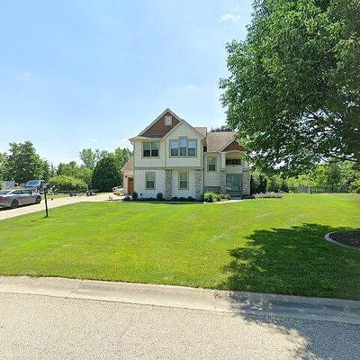 S77 W16981 Casey Dr, Muskego, WI 53150