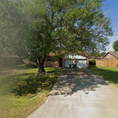 10019 Bayou Woods Dr, Baytown, TX 77521