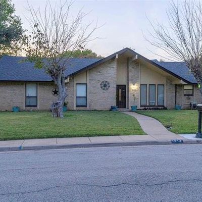 1013 Briarwood Ln, Desoto, TX 75115