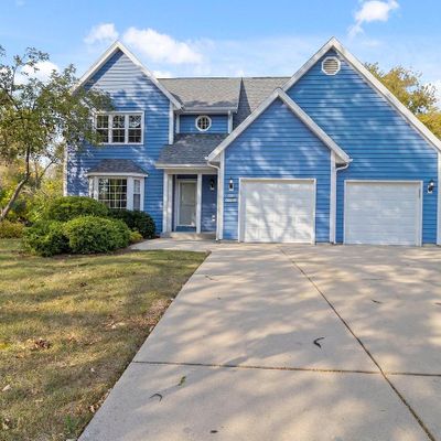 N79 W15304 Goldenrod Dr, Menomonee Falls, WI 53051