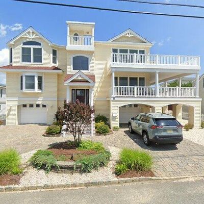 11 E Mears Ave, Beach Haven, NJ 08008