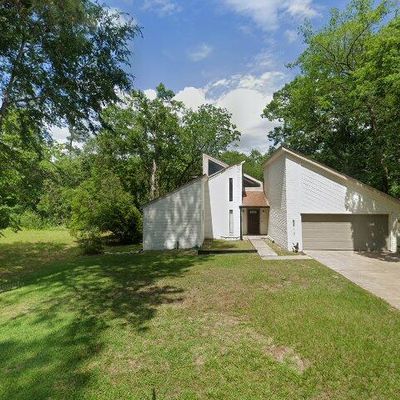 110 Hanover Ln, Conroe, TX 77304