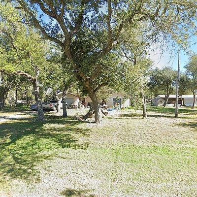 110 Steward Ln, Rockport, TX 78382