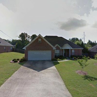 112 Copperfield Ct, Starkville, MS 39759