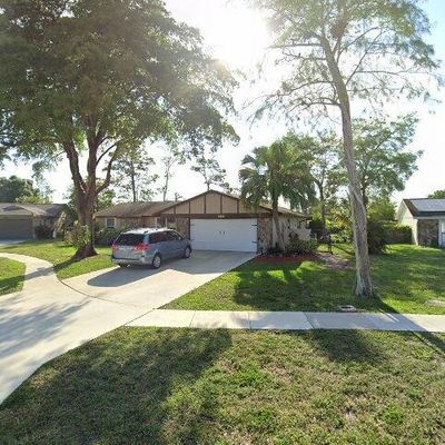 113 Cambridge Ln, Royal Palm Beach, FL 33411