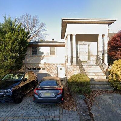 1057 Fairview Ln, Fort Lee, NJ 07024