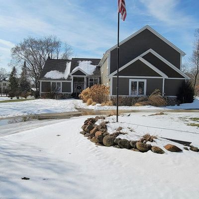 1286 Rossfield Dr, White Lake, MI 48386