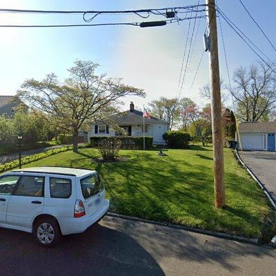 13 Catherine Ct, Milford, CT 06460