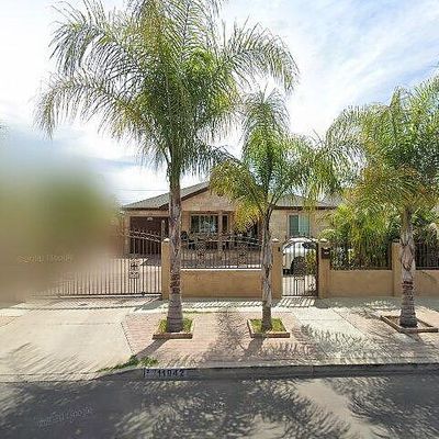 11942 Arminta St, North Hollywood, CA 91605