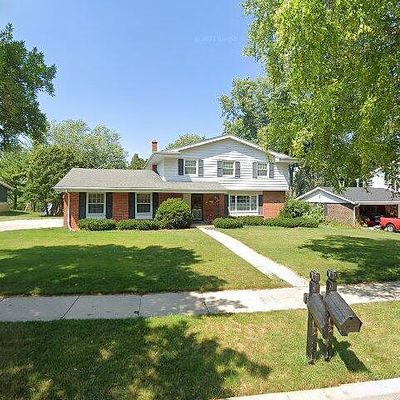 11940 W Holt Ave, Milwaukee, WI 53227