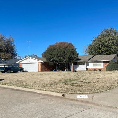 1206 Gannon Ave, Enid, OK 73703