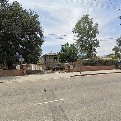 14661 Oak Rd, Sylmar, CA 91342