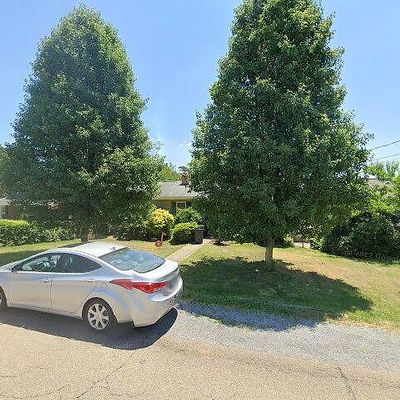 1513 Charlton Heights Rd, Coraopolis, PA 15108