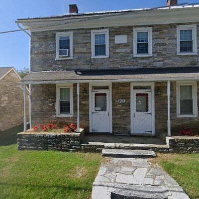 207 S Carpenter St, Newmanstown, PA 17073