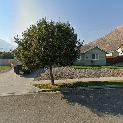 2072 Lasso Dr, Wenatchee, WA 98801