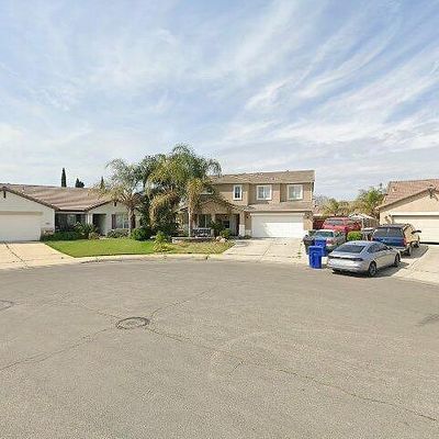 2084 W Bristol Ln, Hanford, CA 93230