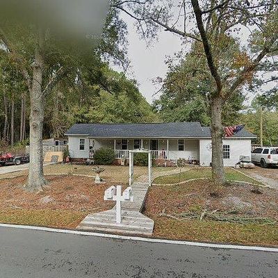 210 Patterson St, Pembroke, GA 31321